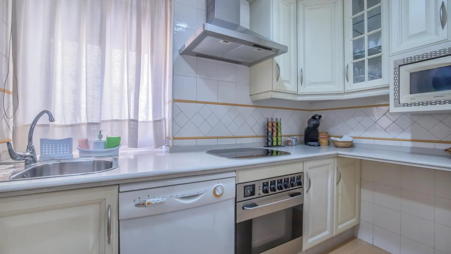 Apartamento Esmeralda & Centro & Parking Cordoba 0*,  Spain